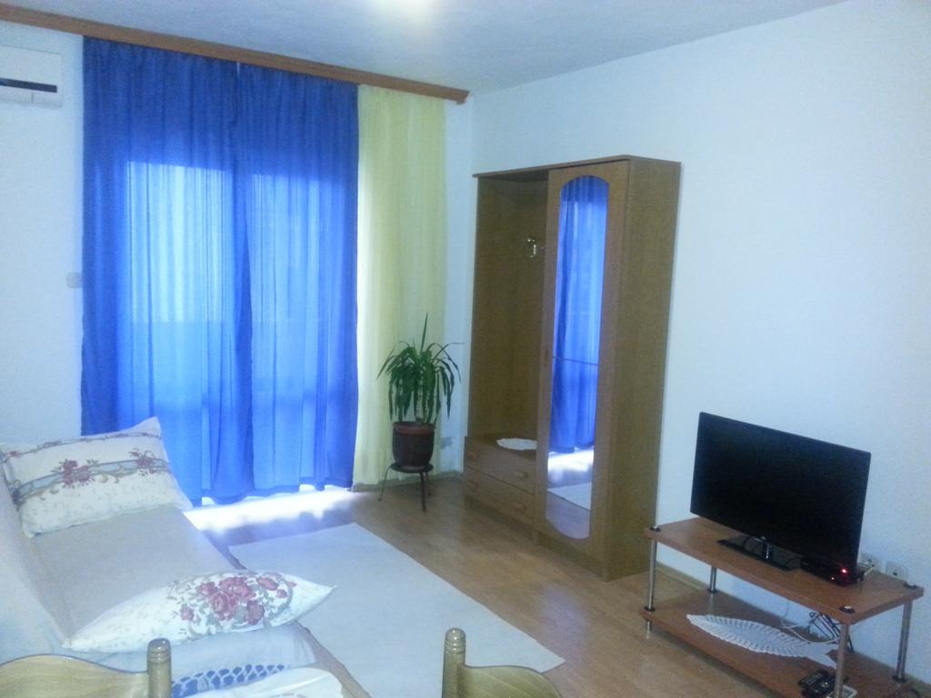 Apartments Dalmacija Podstrana Quarto foto